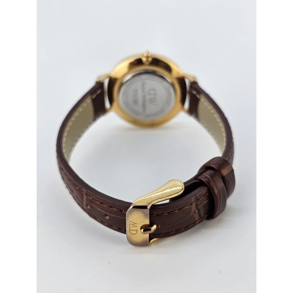 Daniel Wellington Women's Watch 32MM Black Dial NEW Leather Bands NEW Battery